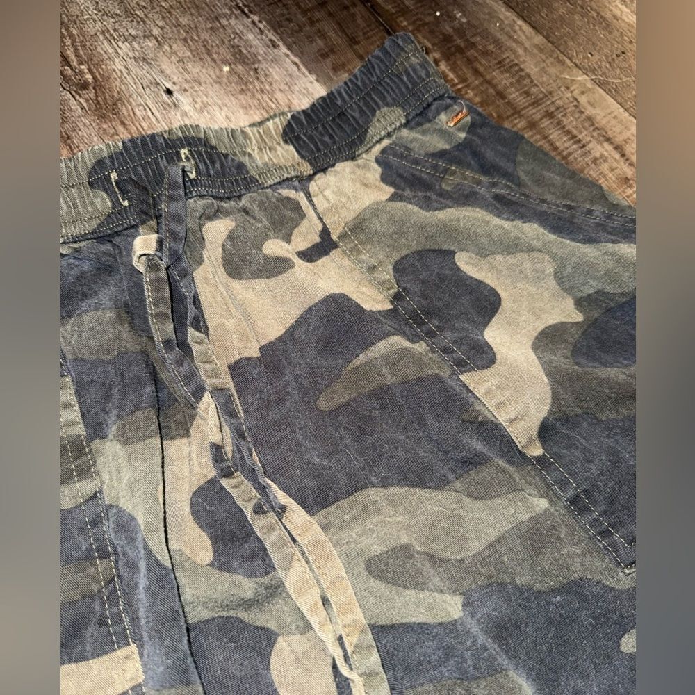Victoria's Secret PINK Green Camouflage Joggers Pants Women’s XS - Picture 2 of 4